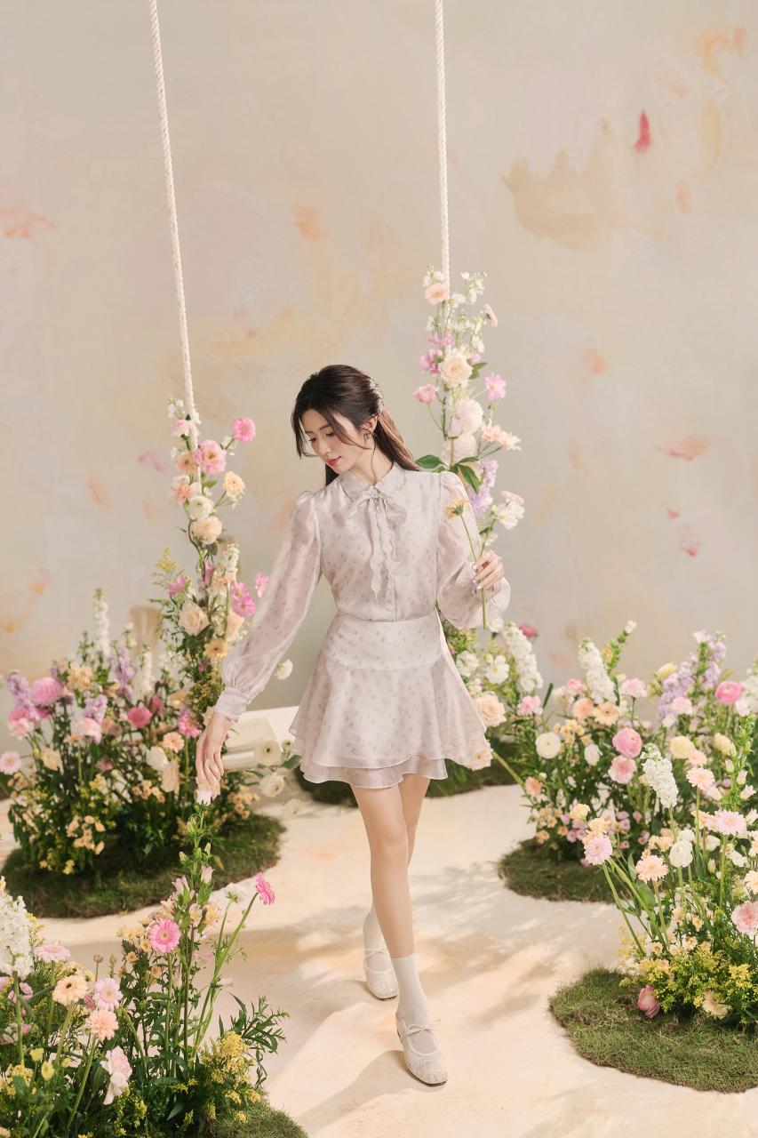 LẠC GIỮA RỪNG MER