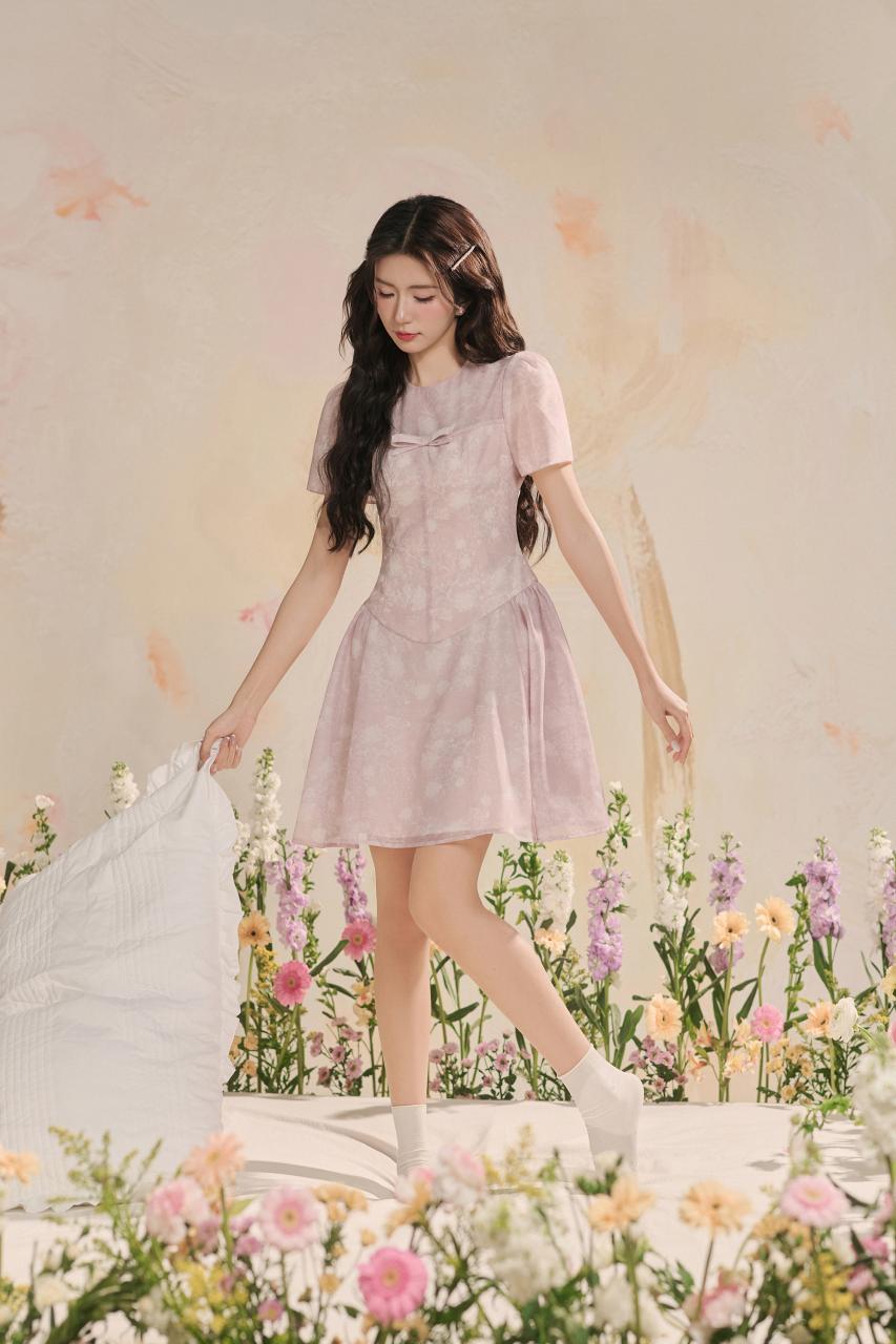 LẠC GIỮA RỪNG MER