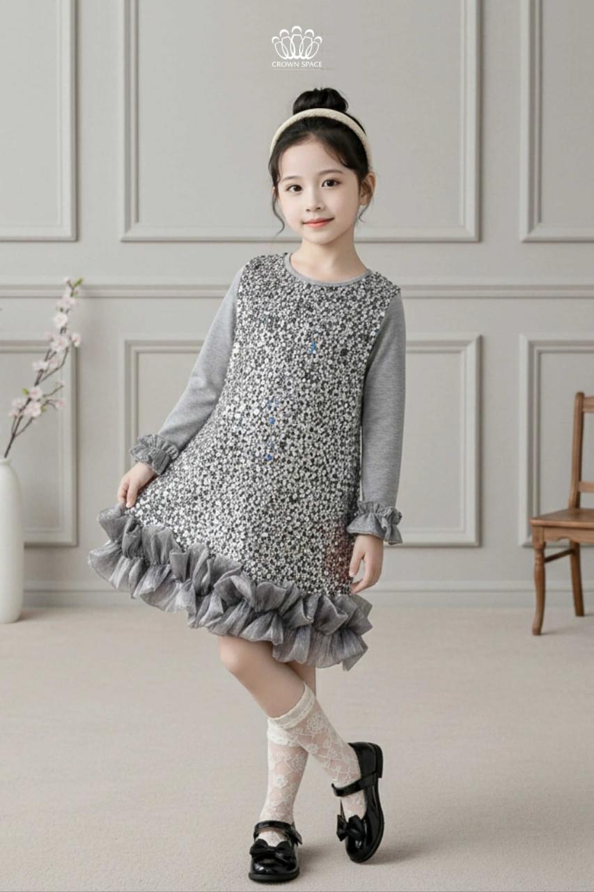 [🛒🇻🇳]Váy Thiết Kế Kim Sa Xám Bạc Lộng Lẫy, Phối Gấu Voan Xếp Tầng | Crown Space CKGL6851603 – Crown Kids , SKU – – crownspace.vn 🇻🇳🛒Top1Shop🛒 🇻🇳Top1Vietnam🇻🇳 🛍🛒🇻🇳