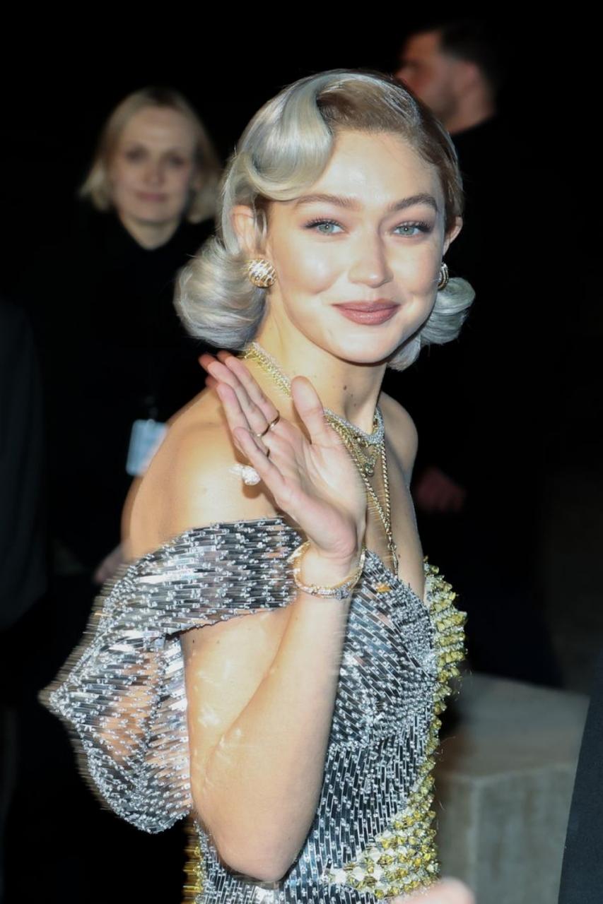 Màu tóc hợp mệnh Kim