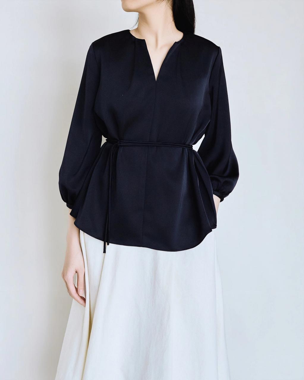 [🛒🇻🇳]Áo kiểu nữ màu xanh navy cổ tròn xẻ V trước – SH773B – ivorya , SKU – SH9773BS – ivorya.vn 🇻🇳🛒Top1Shop🛒 🇻🇳Top1Vietnam🇻🇳 🛍🛒🇻🇳