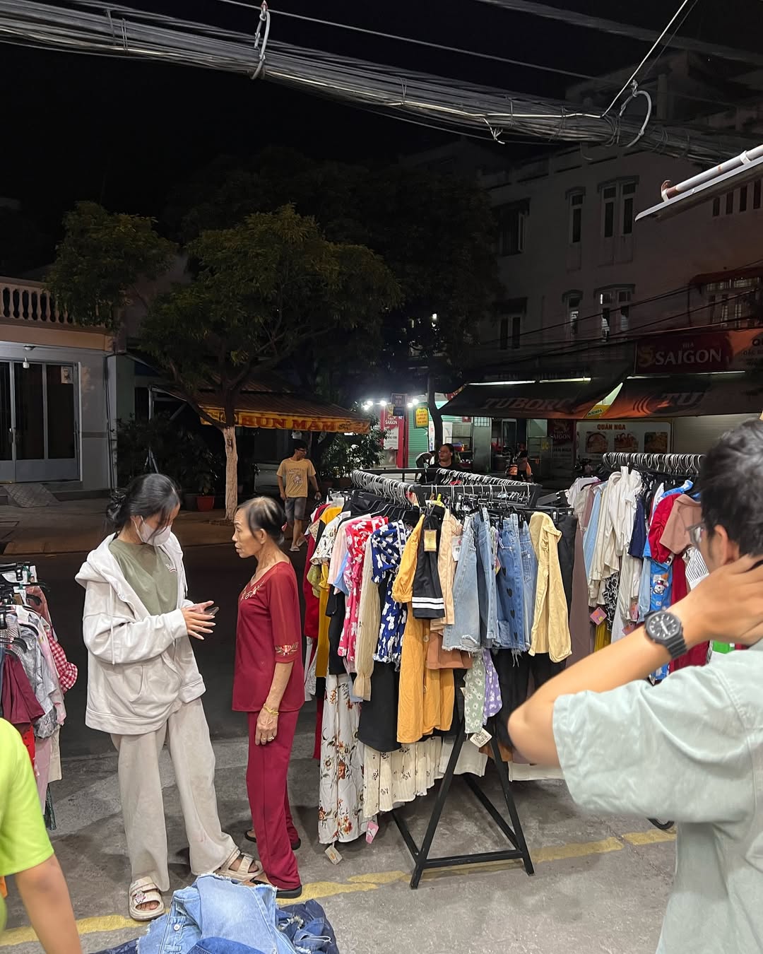 [🆕🇻🇳] Agnes Studios – 𝙃𝙞𝙜𝙝-𝙦𝙪𝙖𝙡𝙞𝙩𝙮 & 𝙨𝙚𝙡𝙚𝙘𝙩𝙚𝙙 𝙘𝙡𝙤𝙩𝙝𝙞𝙣𝙜 𝙛𝙧𝙤𝙢 𝘾𝙝𝙞𝙣𝙖 👕 Top1Fashion 👗  . 𝐅𝐮𝐳𝐳𝐲 𝐜𝐚𝐫𝐝𝐢𝐠𝐚𝐧
size: freesize (dài: 56, ngực: 102, vai: 40, dài tay áo: 59)
màu sắc: ghi, xanh navysản phẩm có sẵn | hình ảnh do Agnes Studios thực hiệ , shares-11✔️ , likes-44❤️️ , date-2025-01-14 04:53:47🇻🇳🇻🇳🇻🇳📰🆕