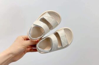 [🆕🇻🇳] Bin&Moom Kids 🧑‍🧒❤️️👶⭐️ 𝗦𝗮𝗻𝗱𝗮𝗹 𝗰𝗮𝗼 𝗰𝗮̂́𝗽 đ𝗶 𝘅𝗼𝗻𝗴 𝗹𝗮̀ 𝗻𝗴𝗵𝗶𝗲̂̀𝗻  1 đôi sandal kh màu mè nhưng lại hết sức  thú hútDòng này đi êm, nhẹ chân lắm luôn, đi mãi k chán, siu tiện luôn n , shares-1✔️ , likes-3❤️️ , date-2022-02-12 15:55:31🇻🇳🇻🇳🇻🇳📰🆕