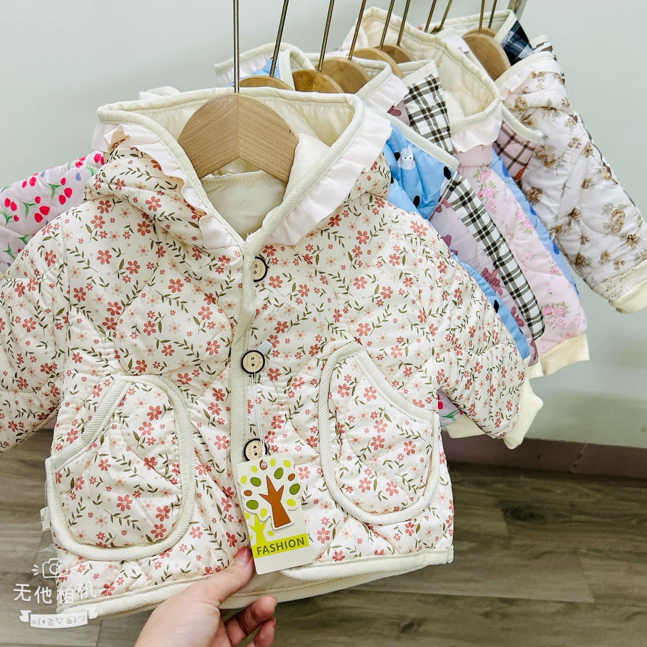 [🆕🇻🇳] Happy Little Wardrobe – Thế giới quần áo trẻ em – Chuyên hàng xuất Nhật, Hàn  🧑‍🧒❤️️👶⭐️ Lần trc mẹ nào mua giá 185k em xin lỗiĐợt này trời lạnh em gom sale nên về thêm giá chỉ 149k thôi ạÁo phao siêu nhẹ siêu ấm mà giá 149k thì ở đâu có  , shares-2✔️ , likes-39❤️️ , date-2024-11-06 06:58:57🇻🇳🇻🇳🇻🇳📰🆕
