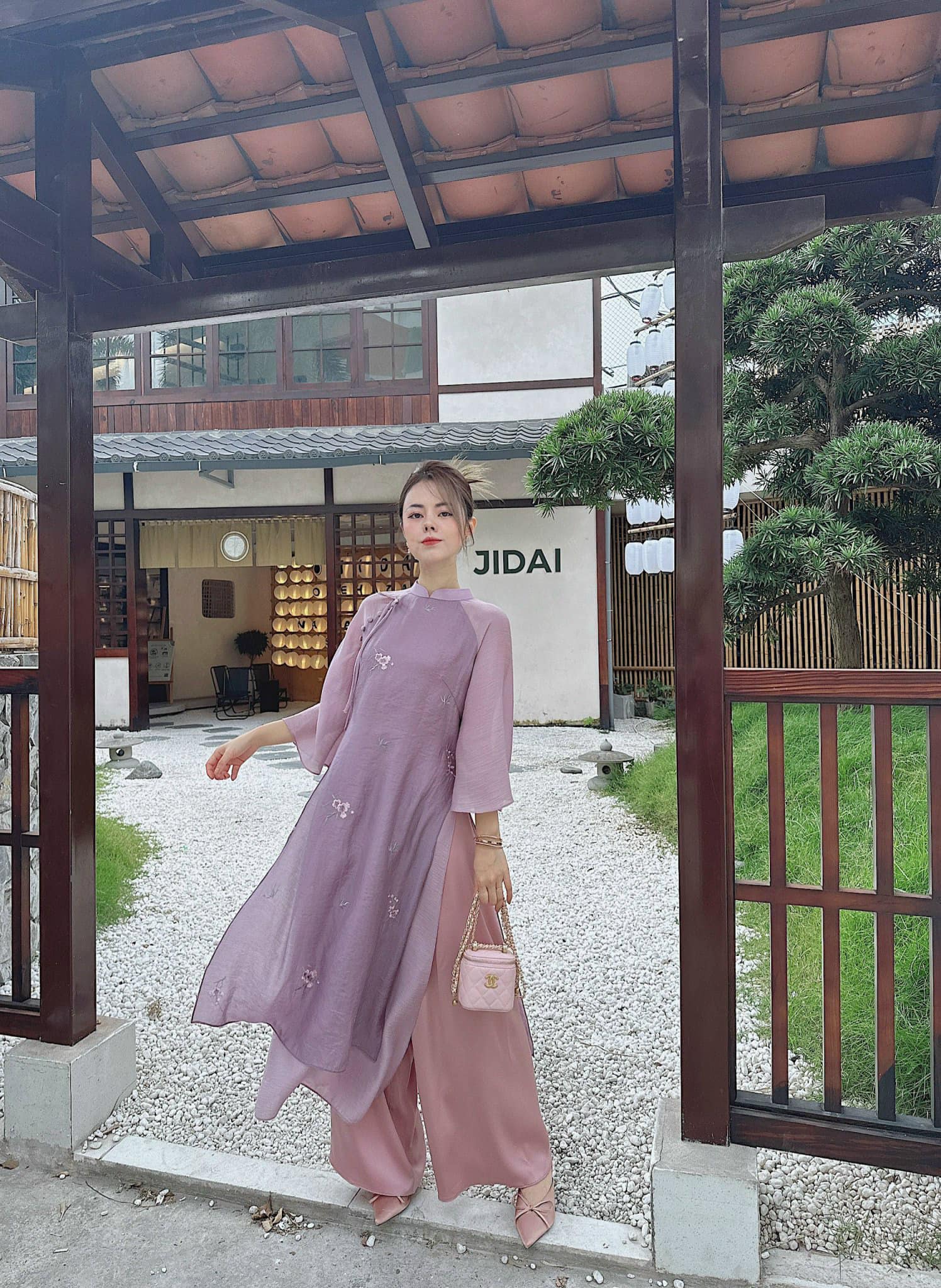 [🆕🇻🇳] Áo Dài Lian – Nét Đẹp Truyền Thống 👕 Top1Fashion 👗  Áo Dài Cách Tân – Sự Kết Hợp Hoàn Hảo Của Truyền Thống Và Hiện Đại!
Một trong những mẫu mới nhất trong Bộ Sưu Tập Áo Dài Đón Xuân của Lian , mang đến nét đ , shares-0✔️ , likes-0❤️️ , date-2024-12-16 07:07:43🇻🇳🇻🇳🇻🇳📰🆕