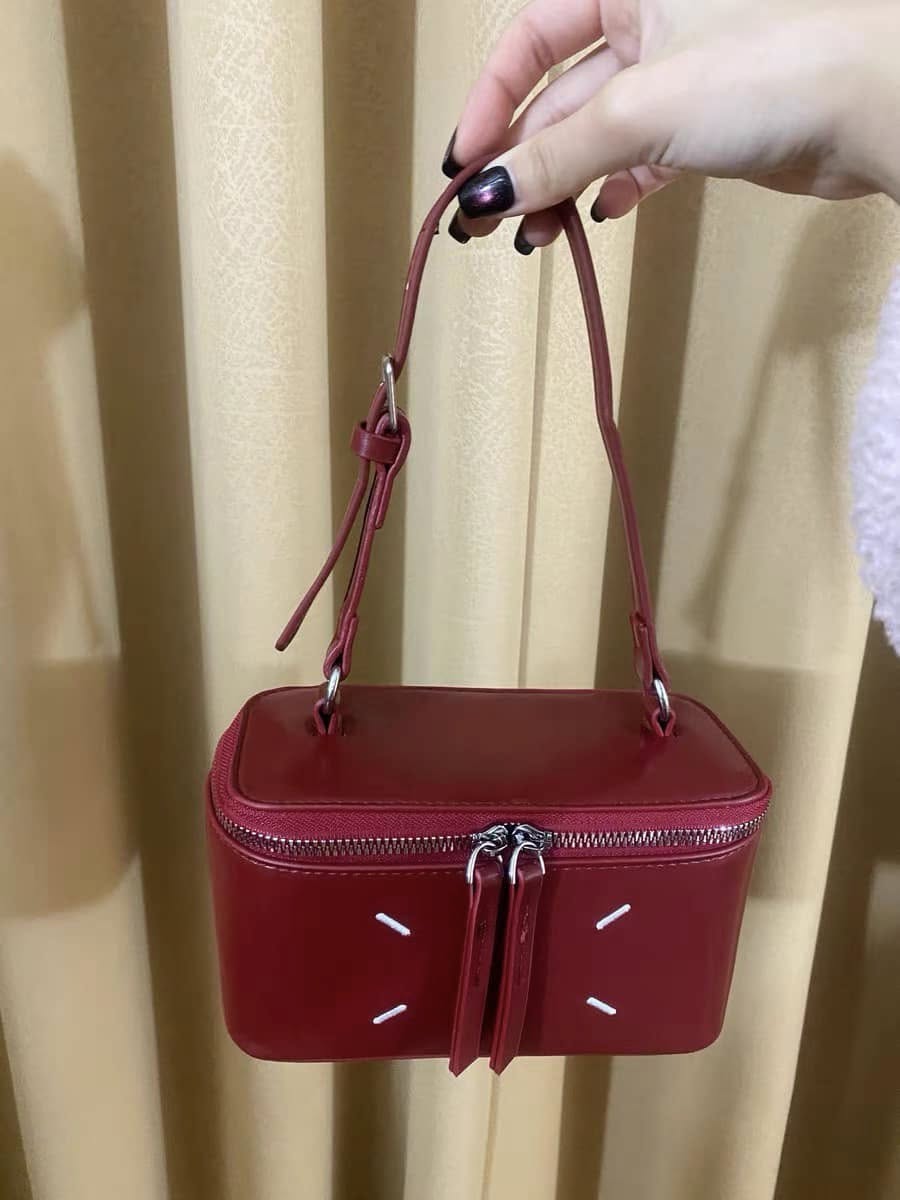 [🆕🇻🇳] Thu Ha Vo Clothing – Trang phục & quần áo 👕 Top1Fashion 👗  Túi roẻ xinh múc về đựng lixi mấy dì ui
————————-
Hết 28/12 e ngưng nhận order trả trước Tết nhoa mn ui, các đơn sau 28/12 trên tinh thần s , shares-0✔️ , likes-0❤️️ , date-2024-12-25 22:24:14🇻🇳🇻🇳🇻🇳📰🆕