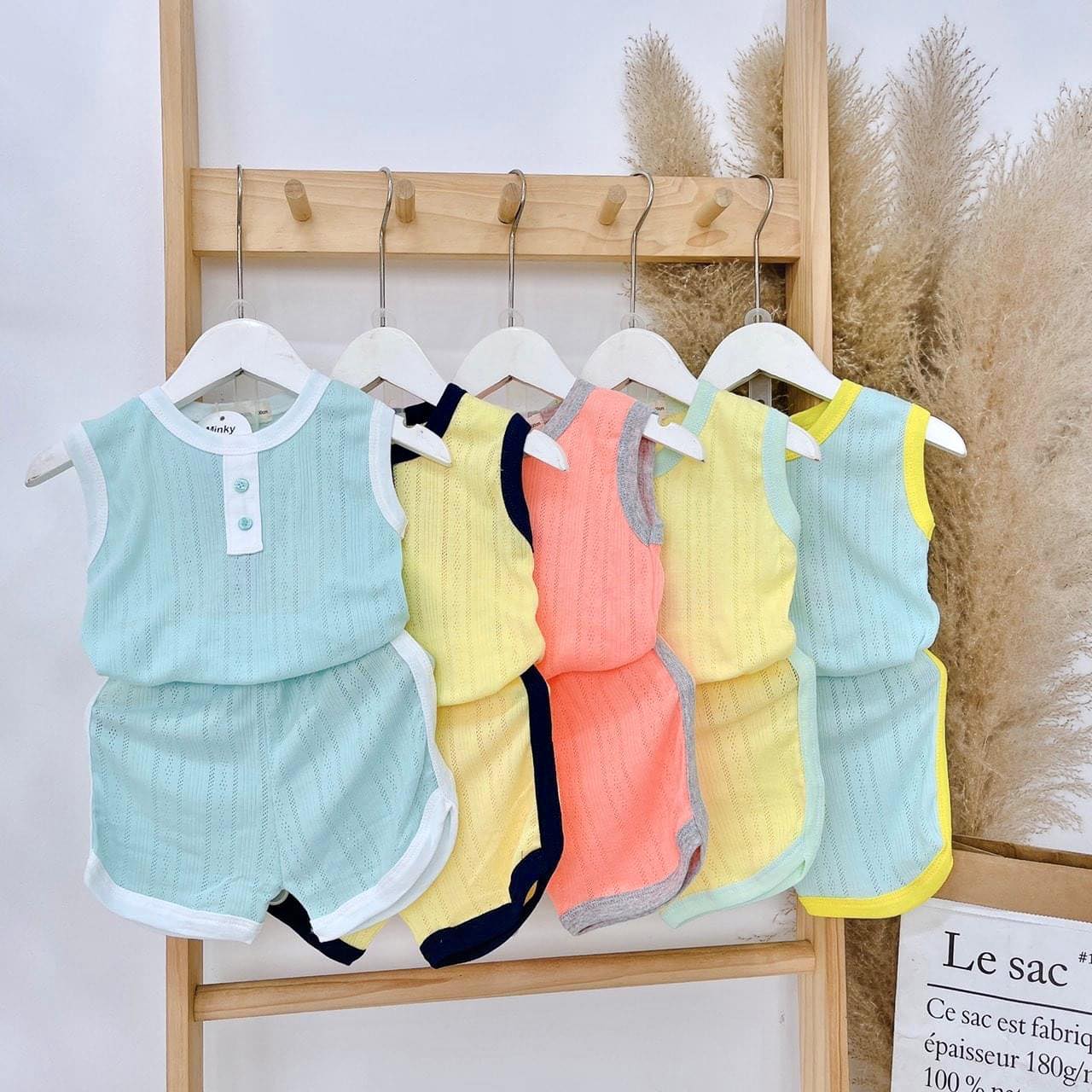 [🆕🇻🇳] MT Kid Shop – Shop chuyên Minky Mom 🧑‍🧒❤️️👶⭐️ XẢ… XẢ… #39K/Bộ, 5 Bộ Free Ship
Ba Lỗ thông hơi mát rượi, thấm hút mồ hôi cực tốt
Vải mát lịm, mềm mịn đã tay lắm ạ 
Size 8-19kg
#balobetrai #balothonghoi  , shares-0✔️ , likes-1❤️️ , date-2023-07-21 19:16:00🇻🇳🇻🇳🇻🇳📰🆕
