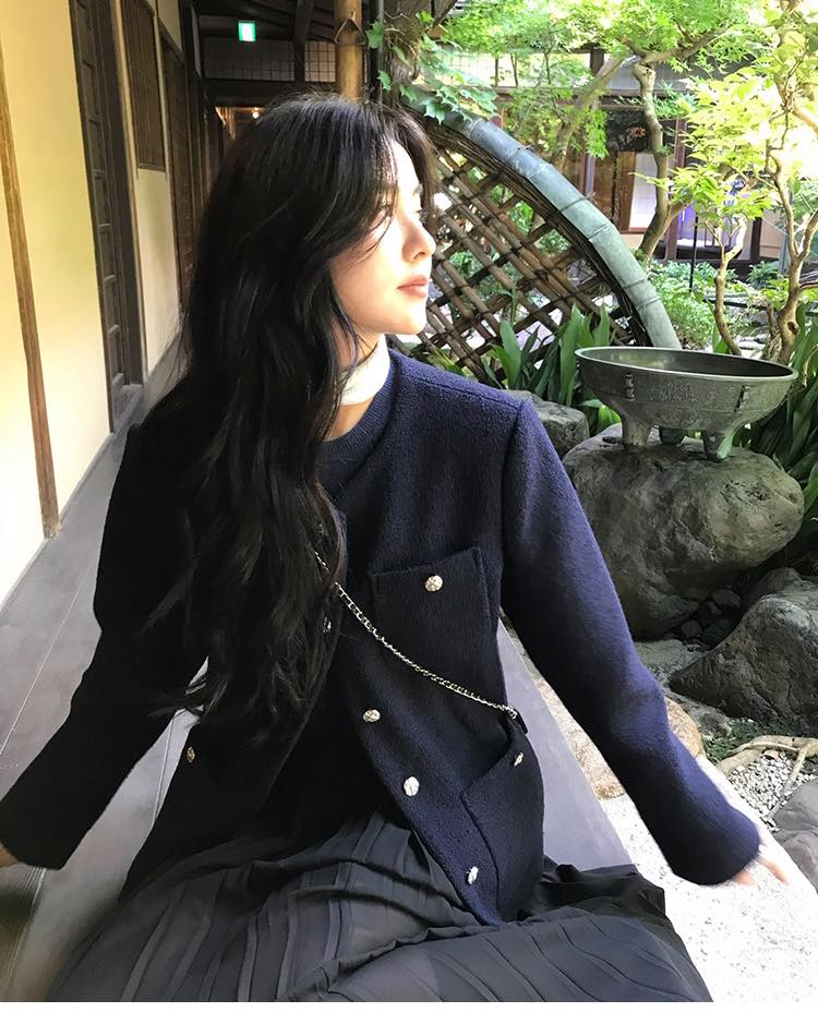 [🆕🇻🇳] Thời Trang Nam Nữ P&P Chuyên sĩ lẻ thời trang nam nữ phụ kiện túi xách giày dép trang sức đồng hồ 👕 Top1Fashion 👗  𝗗𝗮́𝗻𝗴 𝘃𝗲̉ 𝗻𝗼̂̃ 𝗹𝘂̛̣𝗰 𝘃𝗶̀ 𝘂̛𝗼̛́𝗰 𝗺𝗼̛ 𝗰𝘂̉𝗮 𝗯𝗮̉𝗻 𝘁𝗵𝗮̂𝗻 𝗰𝗵𝗶́𝗻𝗵 𝗹𝗮̀ 𝗱𝗮́𝗻𝗴 𝘃𝗲̉ 𝗿𝘂̛̣𝗰 𝗿𝗼̛̃ 𝗻𝗵𝗮̂́𝘁ÁO LEN CỔ V KÈM ÁO SÁT NÁCHHàng chuẩn bị về tại shop, shares-1✔️ , likes-0❤️️ , date-2024-12-14 19:31:47🇻🇳🇻🇳🇻🇳📰🆕