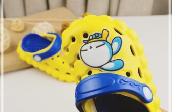 [🆕🇻🇳] Giày dép trẻ em Zonekids – 1 Trung Kính 🧑‍🧒❤️️👶⭐️  #S02 độc lạ cứ muốn ngắm mãi thôi
Sticker xinh xỉu bé nào thấy cũng mê mệt mẹ ơi
Sục đi êm lại lạ mắt vậy thì phải rinh ngay chứ ạ
— — — — — — — — — —  , shares-0✔️ , likes-1❤️️ , date-2023-06-07 18:30:03🇻🇳🇻🇳🇻🇳📰🆕