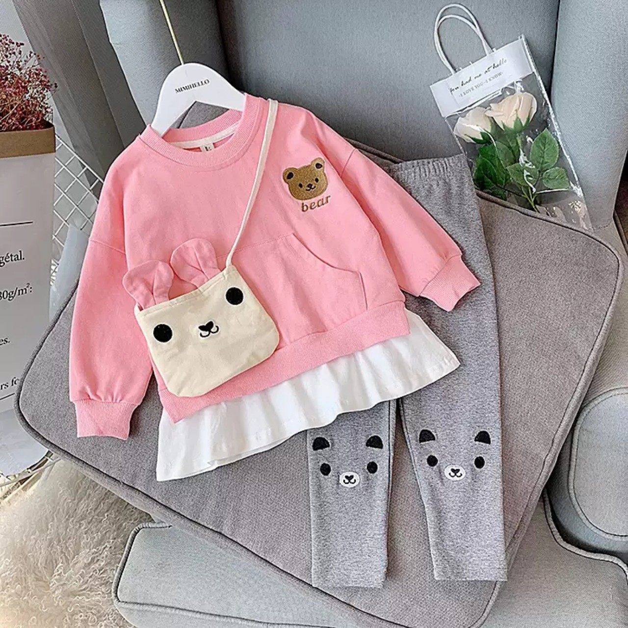 [🆕🇻🇳] Jun Kids – Thời trang cho bé 🧑‍🧒❤️️👶⭐️ Bộ nỉ kèm túi đeo 2 màu siêu đẹp cho bé gái đây ạ
Hàng xuất khẩu xịn sò, bé mặc cực yêu, chất nỉ vừa đẹp vừa ấm áp
“Chấm” nhận giá siêu hạt rẻ nhé ba mẹ
, shares-0✔️ , likes-1❤️️ , date-2023-11-17 14:11:18🇻🇳🇻🇳🇻🇳📰🆕