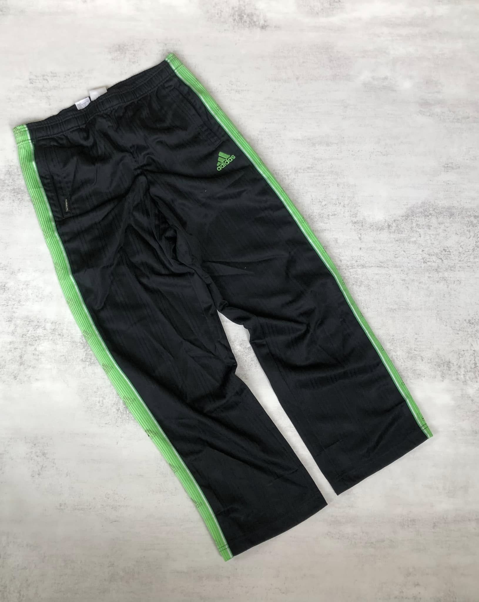 [🆕🇻🇳] Tuấn Đồ Hiệu Chính Hãng 👕 Top1Fashion 👗  quần thể thao Das chính hãng
size S eo chun dài 92 ống 20 giá 180k logo ẩn
, shares-0✔️ , likes-1❤️️ , date-2024-11-04 22:27:38🇻🇳🇻🇳🇻🇳📰🆕