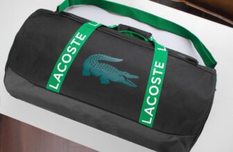 [🆕🇻🇳] Tahu Shop Hàng Hiệu VNXK  👕 Top1Fashion 👗   TÚI TRỐNG DU LỊCHKích thước | 52cm x 30cm x 25cm
Chất liệu 100% polyester chống thấm
Sức chứa được 20 bộ đồ. Có ngăn đựng giày
Full tem tag + on web , shares-0✔️ , likes-6❤️️ , date-2024-10-17 18:46:31🇻🇳🇻🇳🇻🇳📰🆕