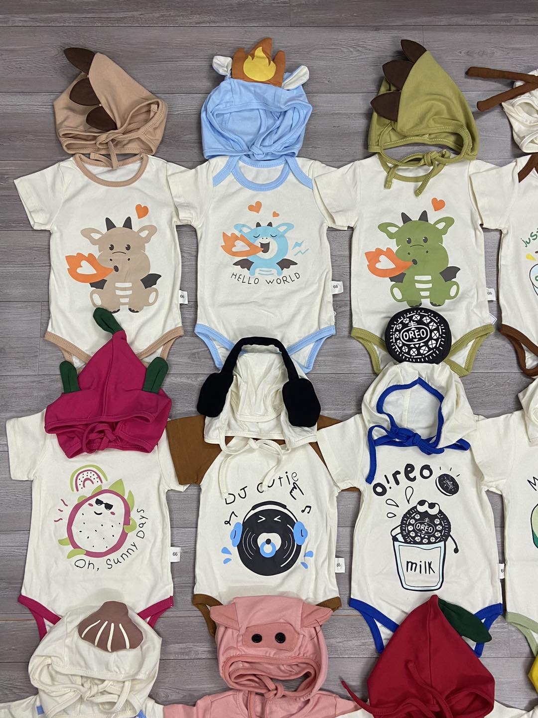 [🆕🇻🇳]  Ú Oà – Order Kids Chuyên order hàng QCCC cho bé 🧑‍🧒❤️️👶⭐️  Ikii có mẫu nào e có mẫu đấy mà chỉ r.ẻ bằng 1/3 thui các mẹ ơiii 
Chất lượng k thua kém gì hàng Hàn đâu ạ 
E sẵn size từ 5-13kg các mẹ nha 
 , shares-12✔️ , likes-173❤️️ , date-2024-08-19 16:41:02🇻🇳🇻🇳🇻🇳📰🆕
