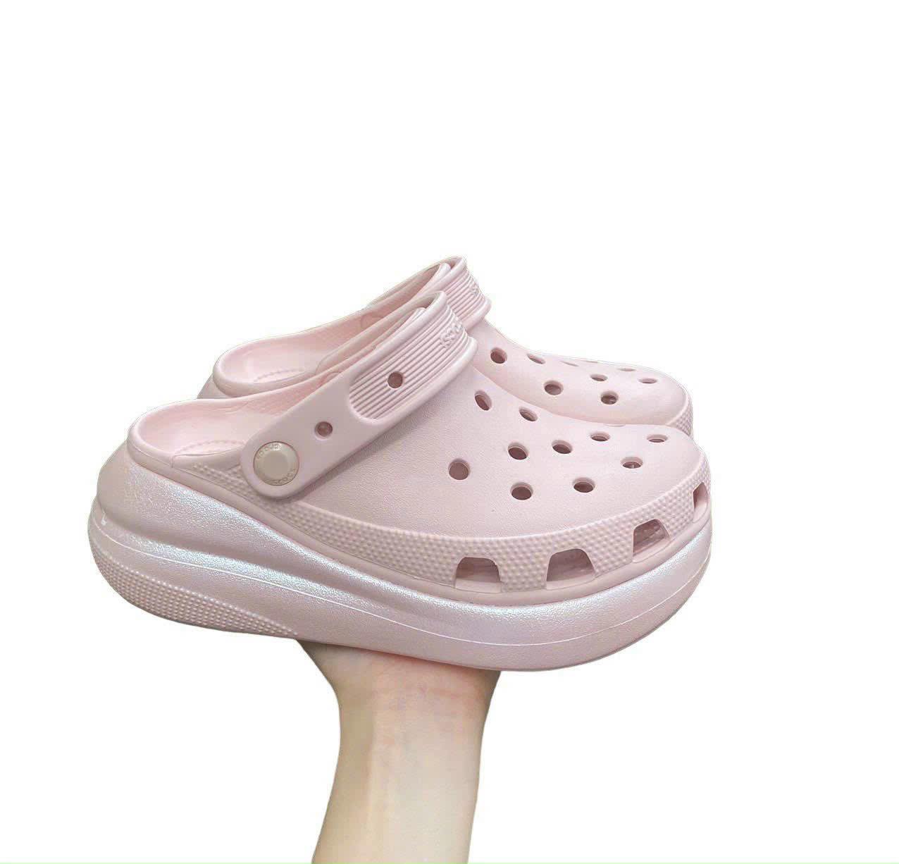 [🆕🇻🇳] VNXK Giá gốc – Chuyên cung cấp SỈ và LẺ quần áo, giày dép, túi xách xuất khẩu chuẩn xịn xuất dư VNXK  👕 Top1Fashion 👗  SỤC CỜ RÓT HỒNG
Size: M3 – M7 (35 – 40)
Tặng kèm charm mix dép
Only #450ka/đôi
, shares-0✔️ , likes-0❤️️ , date-2024-08-02 18:45:38🇻🇳🇻🇳🇻🇳📰🆕