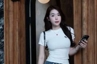 [🆕🇻🇳] She Slay 👕 Top1Fashion 👗  Mẫu áo đơn giản nhưng siêu tôn dáng dành cho các nàng đây nhaa
———
T-skirt Unicorn – Áo thun ôm
– Màu sắc: Trắng | Đen | Đỏ | Nâu
– Kích cỡ: Freesize ( d , shares-0✔️ , likes-3❤️️ , date-2025-04-05 01:50:18🇻🇳🇻🇳🇻🇳📰🆕