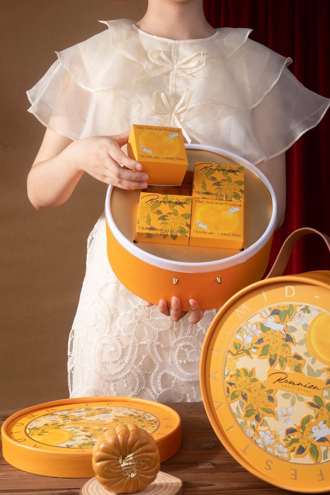 [🆕🇻🇳] Tiệm Bánh Handmade 🍔 Top1Food  🍜 Cùng @Tiệm Bánh Handmade khám phá bên trong mẫu hộp HOT nhất năm nay có gì nhé 
 , shares-0✔️ , likes-4❤️️ , date-2024-08-16 04:28:36🇻🇳🇻🇳🇻🇳📰🆕