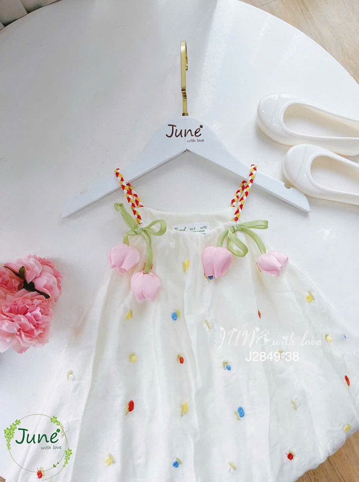 [🆕🇻🇳] Thời trang Bill Bo – Chuyên cung cấp sỉ lẻ quần áo và phụ kiện trẻ em. Từ 1-10 tuổi 🧑‍🧒❤️️👶⭐️ Đầm tơ thêu hoa đính nơ tulip form suông 2 dây mềm mát sang chảnh cho bé gái
size 2-12 cho bé gái 10-37kg
Siêu phẩm cho mùa hè 2025 dự sẽ HOT HIT vô cùng.  , shares-0✔️ , likes-2❤️️ , date-2025-03-12 22:10:04🇻🇳🇻🇳🇻🇳📰🆕