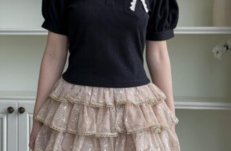 [🆕🇻🇳] KIOBI – THƯƠNG HIỆU QUẦN ÁO THIẾT KẾ VỚI PHONG CÁCH NỮ TÍNH 👕 Top1Fashion 👗  𝐻𝑜𝑙𝑖𝑑𝑎𝑦 𝐶𝑜𝑙𝑙𝑒𝑐𝑡𝑖𝑜𝑛
• Miccia Polo:
• Lace Mini Skirt:𝐊 𝐈 𝐎 ︎ 𝐈  𝐂 𝐋 𝐎 𝐓 𝐇 𝐈 𝐍 𝐆
——————————————
• Online shop in Saigon.
• Inbox: m.me/KIOBI.VN
• Shop , shares-0✔️ , likes-0❤️️ , date-2025-05-01 04:45:25🇻🇳🇻🇳🇻🇳📰🆕