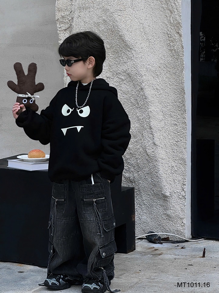 [🆕🇻🇳]  Kooi Kids – chuyên quần áo trẻ em hàng thiết kế cho bé trai bé gái 🧑‍🧒❤️️👶⭐️ Nắng nóng thấy sét xinh xinh e lại ngoi lên gom nha 

Áo len mongtogi nên là lạnh xíu cũng ok lun

Sz 80-150
𝐁𝐚̉𝐧𝐠 𝐬𝐢𝐳𝐞 𝐭𝐡𝐚𝐦 𝐤𝐡𝐚̉𝐨: 
𝟖𝟎: 𝟗-𝟏𝟏𝐤𝐠
𝟗𝟎: 𝟏𝟏-𝟏𝟑𝐤𝐠 , shares-0✔️ , likes-1❤️️ , date-2024-11-15 18:13:27🇻🇳🇻🇳🇻🇳📰🆕