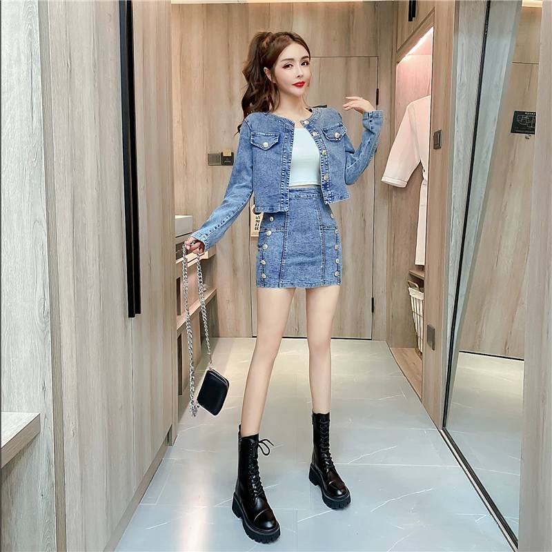 [🆕🇻🇳] Đầm váy Tyshop 👕 Top1Fashion 👗  ĐẦM XÒE NHÚNG NGỰC
Giá 285k
Màu sắc: đỏ, trắng, xanh bích, xanh ngọc, vàng
Chất liệu: voan chifon + lót thun
Mô tả: đầm xòe, cổ tròn, phối nhúng ngực, tay  , shares-1✔️ , likes-17❤️️ , date-2024-10-05 05:14:54🇻🇳🇻🇳🇻🇳📰🆕