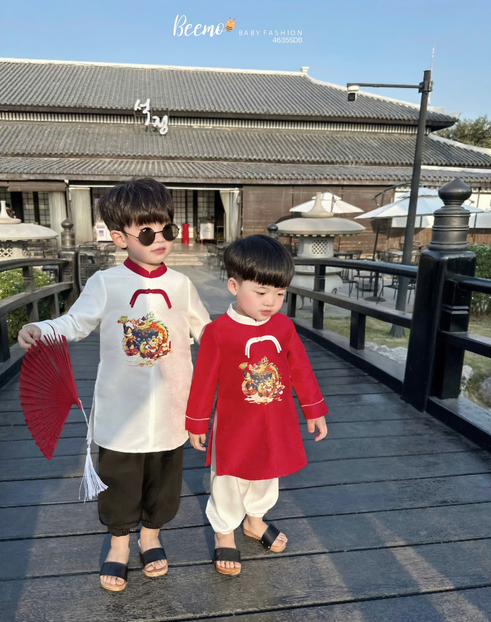 [🆕🇻🇳]  FanSon Studio – Kids House 🧑‍🧒❤️️👶⭐️ 𝐒𝐄𝐓 𝐀́𝐎 𝐃𝐀̀𝐈 𝐓𝐄̂́𝐓 𝐍𝐇𝐈 𝐋𝐎𝐍𝐆
Chất liệu tafta nhũ cao cấp, lên form cực kì đẹp
Thiết kế áo dài cổ trụ điểm nhấn cúc rủ, hình in sắc nét, dễ thương vibes  , shares-0✔️ , likes-0❤️️ , date-2024-12-16 17:35:56🇻🇳🇻🇳🇻🇳📰🆕