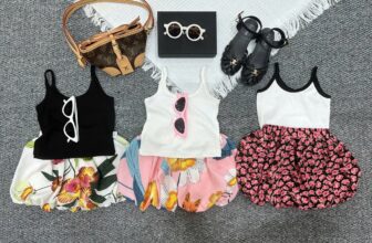 [🆕🇻🇳]  TulaLove – Cửa hàng quần áo sơ sinh & trẻ em 🧑‍🧒❤️️👶⭐️LẠI THÊM SET XINH ĐI BIỂN CHO BÉ GÁI ĐÂY Ạ
Quần bí hoạ tiết vải lụa
Áo dây zip
Full hàng cho mẹ lựa nhé!BẢNG SIZE THAM KHẢO
Size 0: 8-10kg (cao 70-75cm , shares-0✔️ , likes-5❤️️ , date-2025-05-22 22:04:06🇻🇳🇻🇳🇻🇳📰🆕