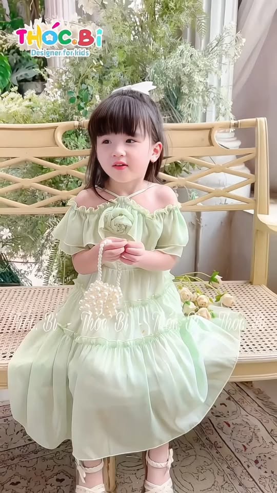 [🆕🇻🇳] Thóc.Bi Designer for kids  – Thiết kế & Thời trang 🧑‍🧒❤️️👶⭐️  DEAL HOT CHÀO HÈ…
SALE SỐC VÀ MIỄN PHÍ SHIP TOÀN QUỐC
— — — — — — — — — — — — ——
Váy bé gái Thóc Bi ngực cài hoa chất liệu tơ ánh bèo vai xinh vải lót  , shares-0✔️ , likes-4❤️️ , date-2025-06-02 20:29:28🇻🇳🇻🇳🇻🇳📰🆕