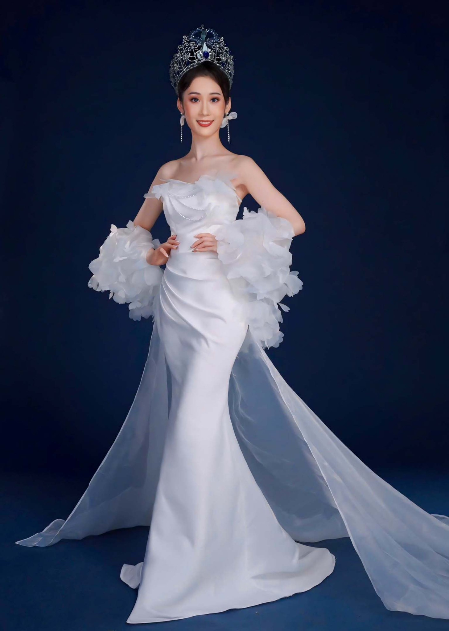 [🆕🇻🇳] GLAM Studio 👕 Top1Fashion 👗  SALE LẺ SIZE chỉ 3xx ( giá gốc 800k)
Nhanh tay các nàng GLAM còn 1 set S ạ. Set mặc tôn dáng màu hồng tôn da lắm ạ. Inbox cho GLAM nhé ạ!
#glam #glamstudio , shares-2✔️ , likes-8❤️️ , date-2025-06-30 16:00:18🇻🇳🇻🇳🇻🇳📰🆕