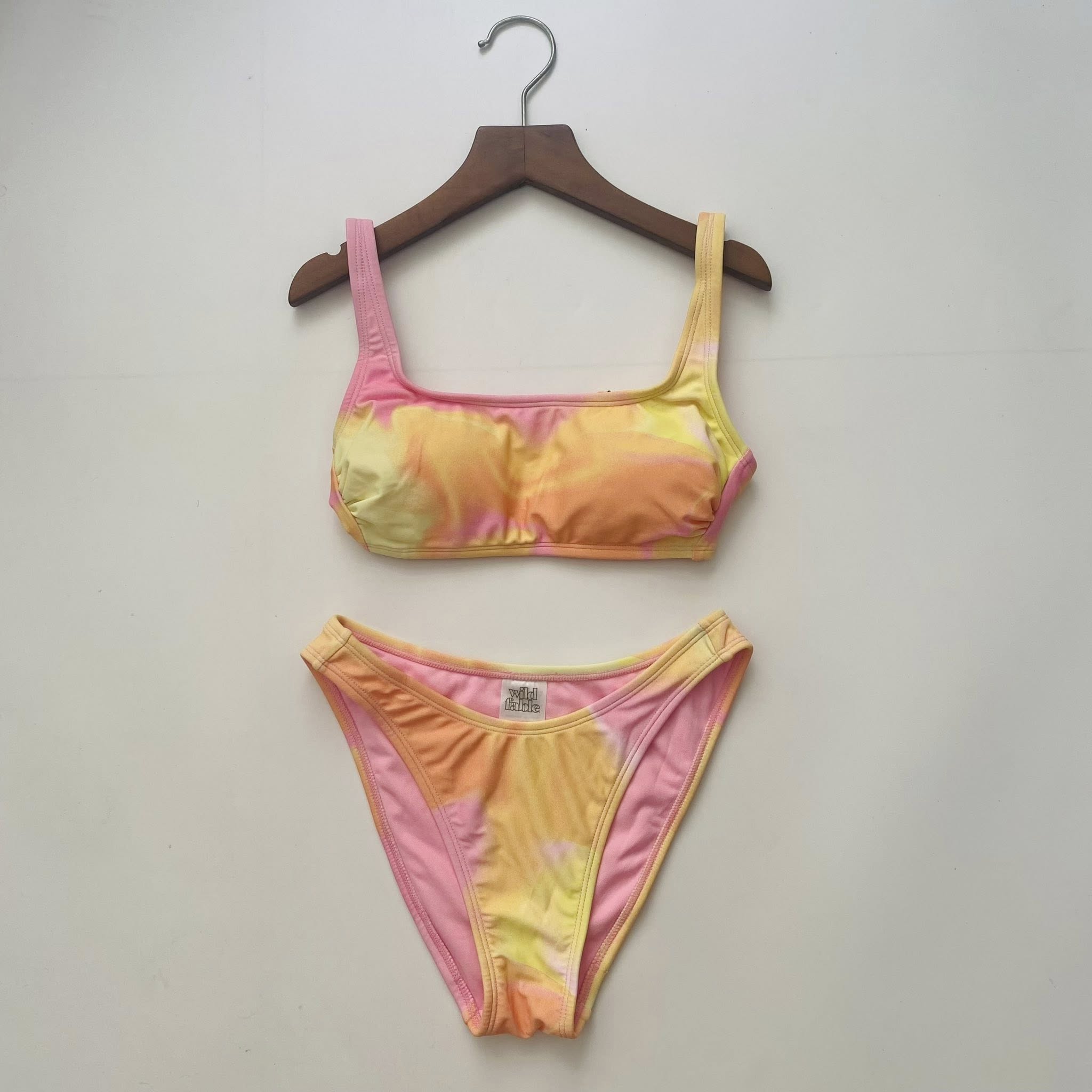 [🆕🇻🇳] COLAN – SHOP VNXK – Chuyên Bikini/ đồ bơi hàng VNXK 👕 Top1Fashion 👗   Hàng mới về 2025Bikini 2 mảnh xuất dư xịn nhiều hãng, mẫu mới.
Hàng lẻ size, khách xem chi tiết mẫu nào nhắn tin shop gửi thêm ảnh nhé!
Giá và size t , shares-4✔️ , likes-13❤️️ , date-2025-07-01 19:43:39🇻🇳🇻🇳🇻🇳📰🆕