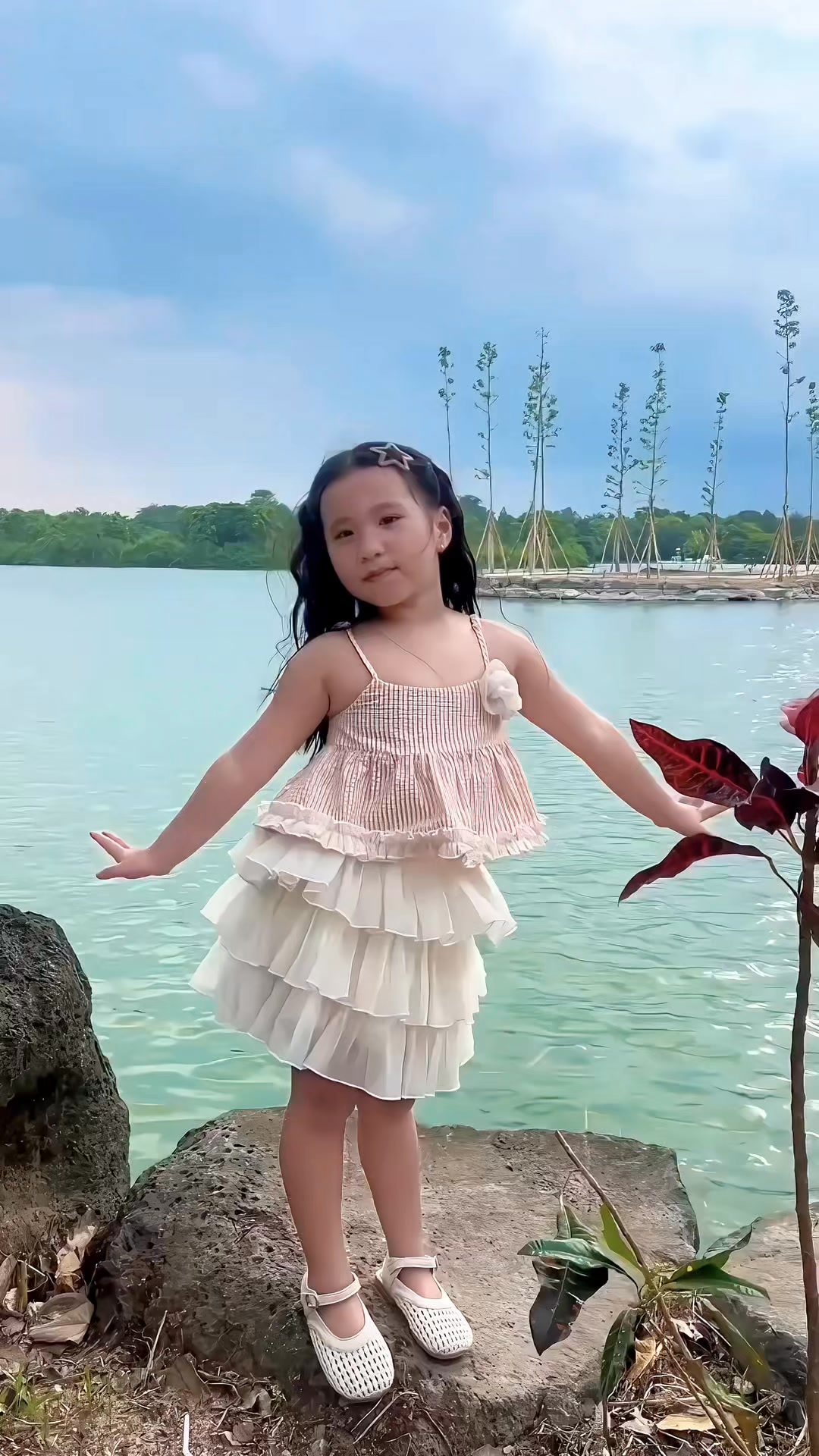 [🆕🇻🇳]  Heenstore – Cửa hàng quần áo sơ sinh & trẻ em  🧑‍🧒❤️️👶⭐️ 𝓔𝓶 𝓫𝓮́ 𝓢𝓸𝓵𝓪𝓻 diện set hai dây hè – vải thông hơi, mặc mát rượi mà vẫn xinh xắn, nữ tínhChất vải mỏng nhẹ, mềm mát, bé mặc thoải mái cả ngày.
Form nữ tín , shares-0✔️ , likes-1❤️️ , date-2025-06-21 03:00:50🇻🇳🇻🇳🇻🇳📰🆕