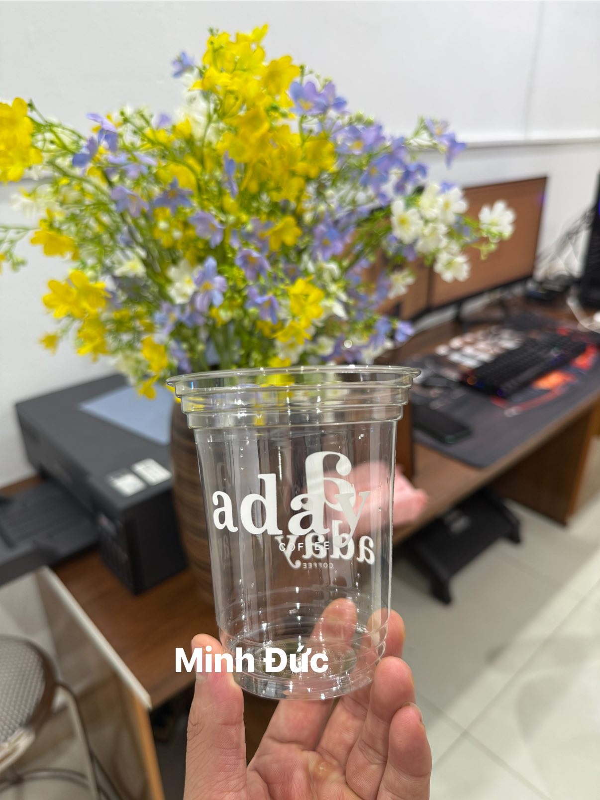 [🆕🇻🇳] Xưởng In Ly Trà Sữa Tô Giấy – Minh Đức -Xưởng In,Ly Nhựa,Ly Giấy,Tô Nhựa,Tô Giấy,Đồ Dùng 1 Lần Minh Đức 🎨 Top1Designs ✨  Pet 360ml fi 93 
Pet 500ml  fi 93 
nhà em đây ạ 
trong vắt logo in sắc nét ạ
 , shares-0✔️ , likes-4❤️️ , date-2025-07-11 16:47:42🇻🇳🇻🇳🇻🇳📰🆕