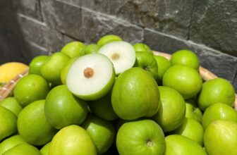 [🆕🇻🇳] Mơ – Fruits and Flowers – Set quà tặng trái cây và hoa tươi cao cấp 🍔 Top1Food  🍜 Nay Mơ có dưa lưới mật và táo gió lại nha khách ơi.Táo gió Ninh Thuận trái to giòn ngọt.
Dưa lưới loại 1, mới hái trái còn tươi khách có thể để được 2-3  , shares-2✔️ , likes-1❤️️ , date-2025-07-18 20:00:08🇻🇳🇻🇳🇻🇳📰🆕