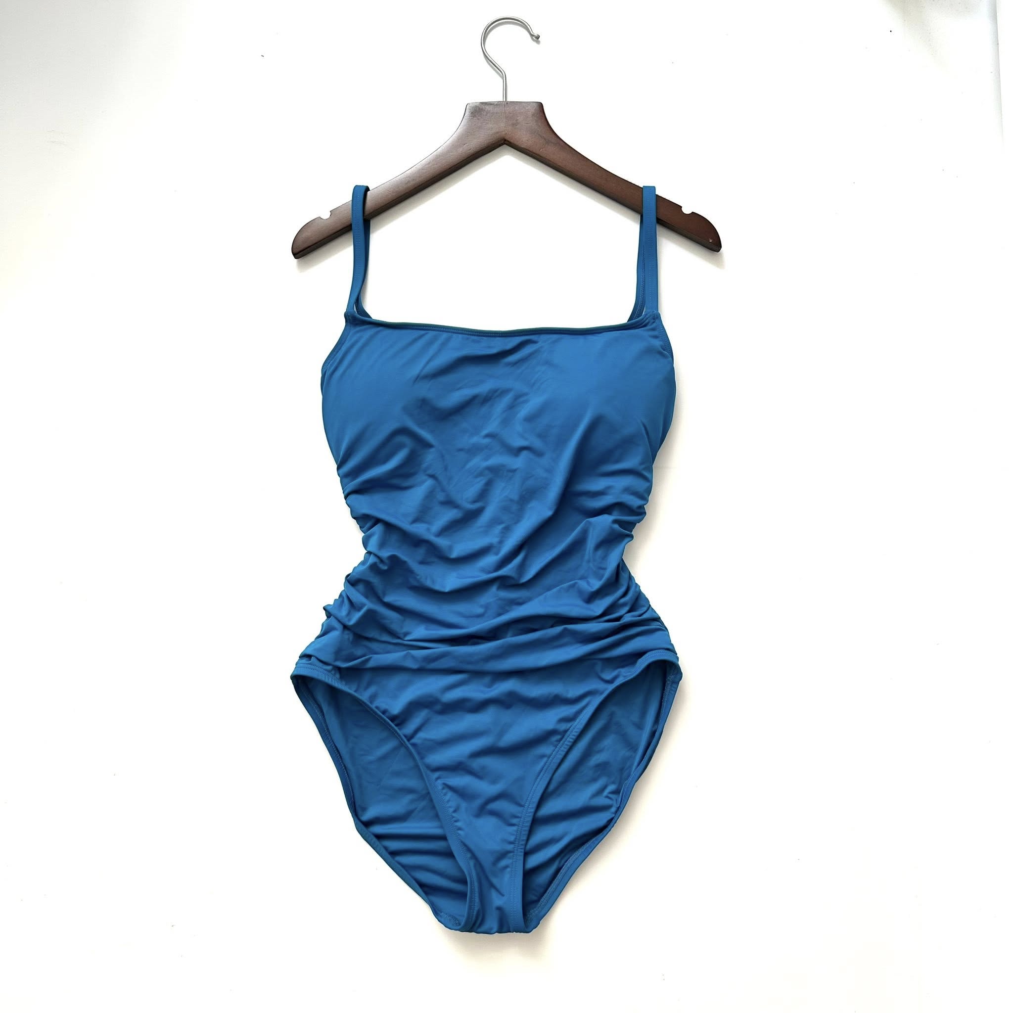 [🆕🇻🇳] RIU – Thời Trang Xuất Khẩu 👕 Top1Fashion 👗  Áo bơi sale 70-100k/1c nhé các chị yêu! Số lượng có hạn cho mỗi mẫu ạ!
Lưu ý: hàng sale ko đổi trả ạ!
Chuyển khoản trước em đi đơn nhé các chị yêu!
, shares-0✔️ , likes-0❤️️ , date-2025-11-20 21:38:32🇻🇳🇻🇳🇻🇳📰🆕