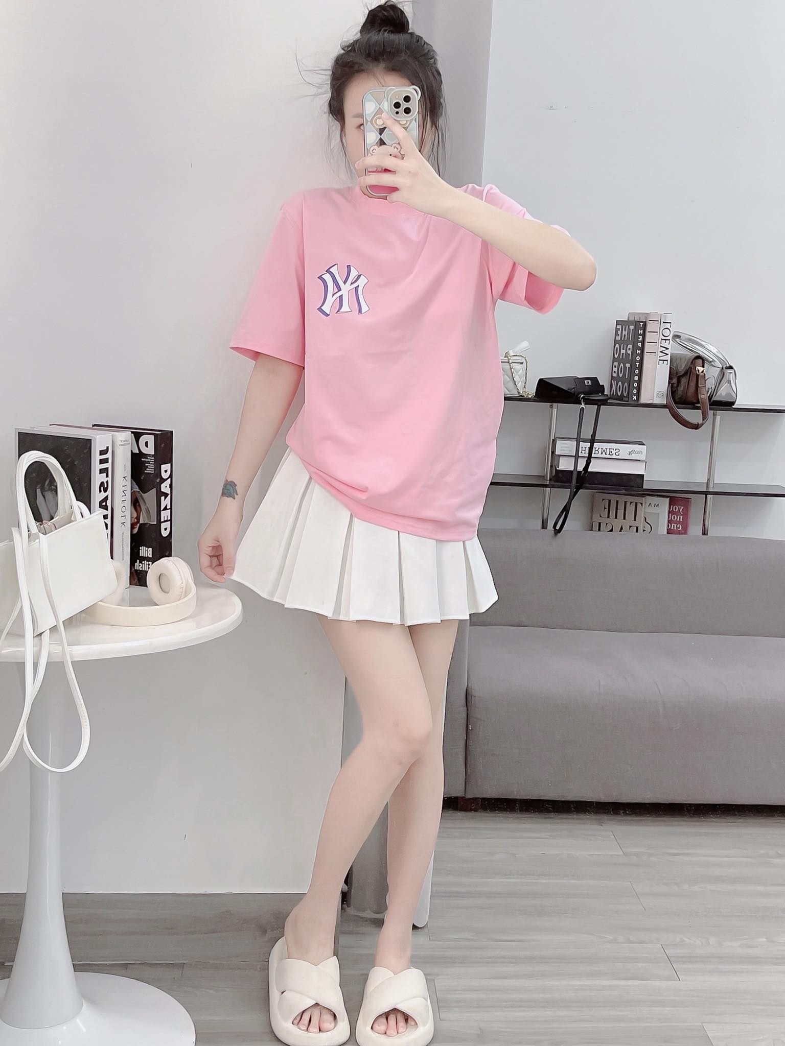 [🆕🇻🇳] NuHye Dehi – Chuyên Hàng Thời Trang Thiết Kế, Thời Trang hot trend 👕 Top1Fashion 👗  Váy lệch vai, chân váy xếp ly sang chảnh  nhà em luôn sẵn hàng ạ
Size: S/M/L/XL/ 2XL
Màu sắc: Đỏ Đô
Nhận hàng – Kiểm Tra – Thanh toán
——————– , shares-0✔️ , likes-5❤️️ , date-2025-04-01 22:12:50🇻🇳🇻🇳🇻🇳📰🆕