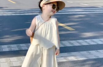 [🆕🇻🇳] Cara Sweet – Sản xuất và phân phối hàng thiết kế trẻ em 😎❤️️⭐️  SET ĐỒ HÈ SIÊU YÊU CHO CÔ CÔNG CHÚA NHỎ
Mẹ đang tìm một bộ đồ vừa xinh xắn, vừa thoáng mát cho bé diện hè này? Set bộ hai dây kèm quần culottes lửng với  , shares-7✔️ , likes-7❤️️ , date-2025-07-26 02:34:44🇻🇳🇻🇳🇻🇳📰🆕