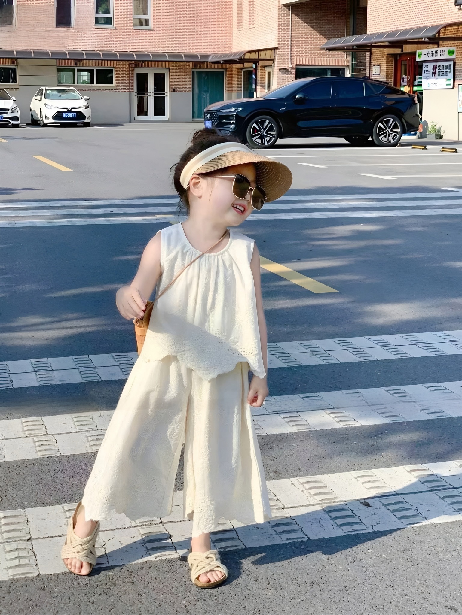 [🆕🇻🇳] GLAM Studio 👕 Top1Fashion 👗  SALE LẺ SIZE chỉ 3xx ( giá gốc 800k)
Nhanh tay các nàng GLAM còn 1 set S ạ. Set mặc tôn dáng màu hồng tôn da lắm ạ. Inbox cho GLAM nhé ạ!
#glam #glamstudio , shares-2✔️ , likes-8❤️️ , date-2025-06-30 16:00:18🇻🇳🇻🇳🇻🇳📰🆕