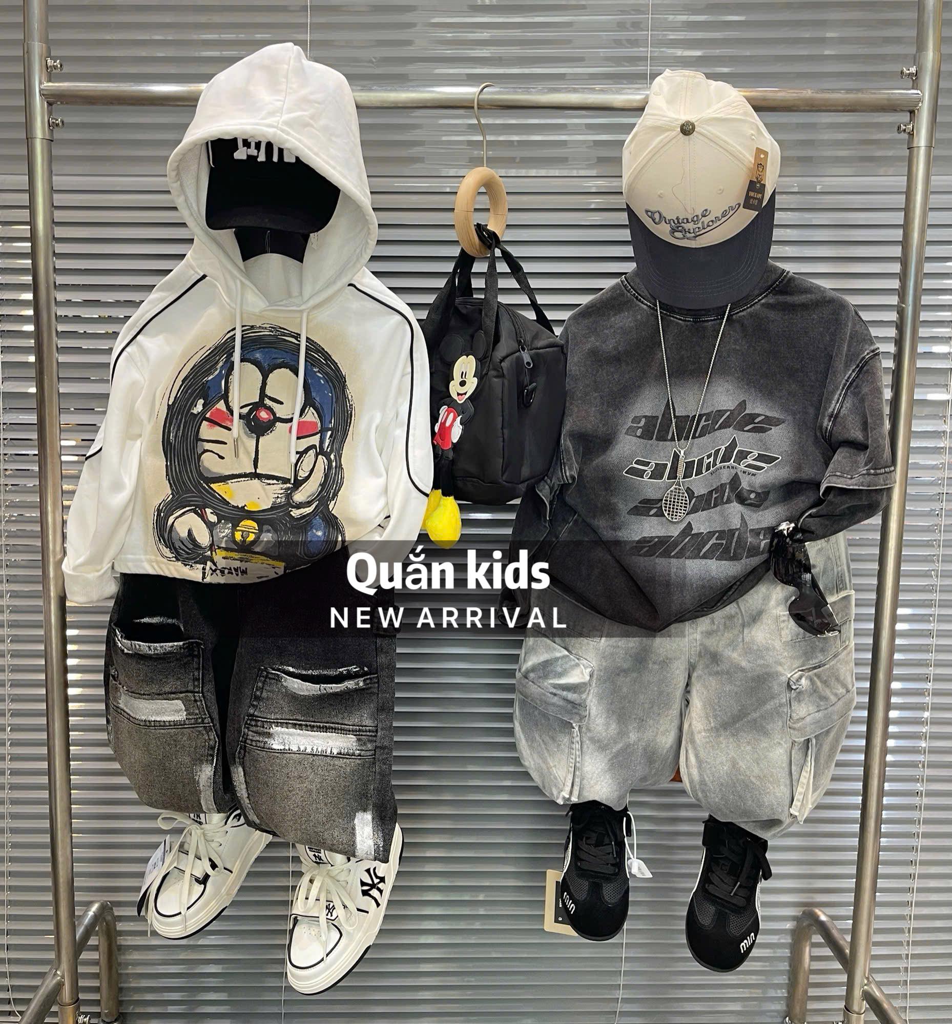 [🆕🇻🇳] Quắn Kids 298 – Chuyên thời trang trẻ em cập nhật xu hướng mới nhất 🧑‍🧒❤️️👶⭐️ New autumn 2025 
Hàng sẵn tại shop , rất hoan nghênh các ba mẹ đến trải nghiệm và mua sắm cho các con 
__________________________________
● 𝙎𝙩𝙤𝙧𝙚 : 𝟸𝟿𝟾-𝟹𝟶𝟶 , shares-2✔️ , likes-13❤️️ , date-2025-07-27 02:19:57🇻🇳🇻🇳🇻🇳📰🆕