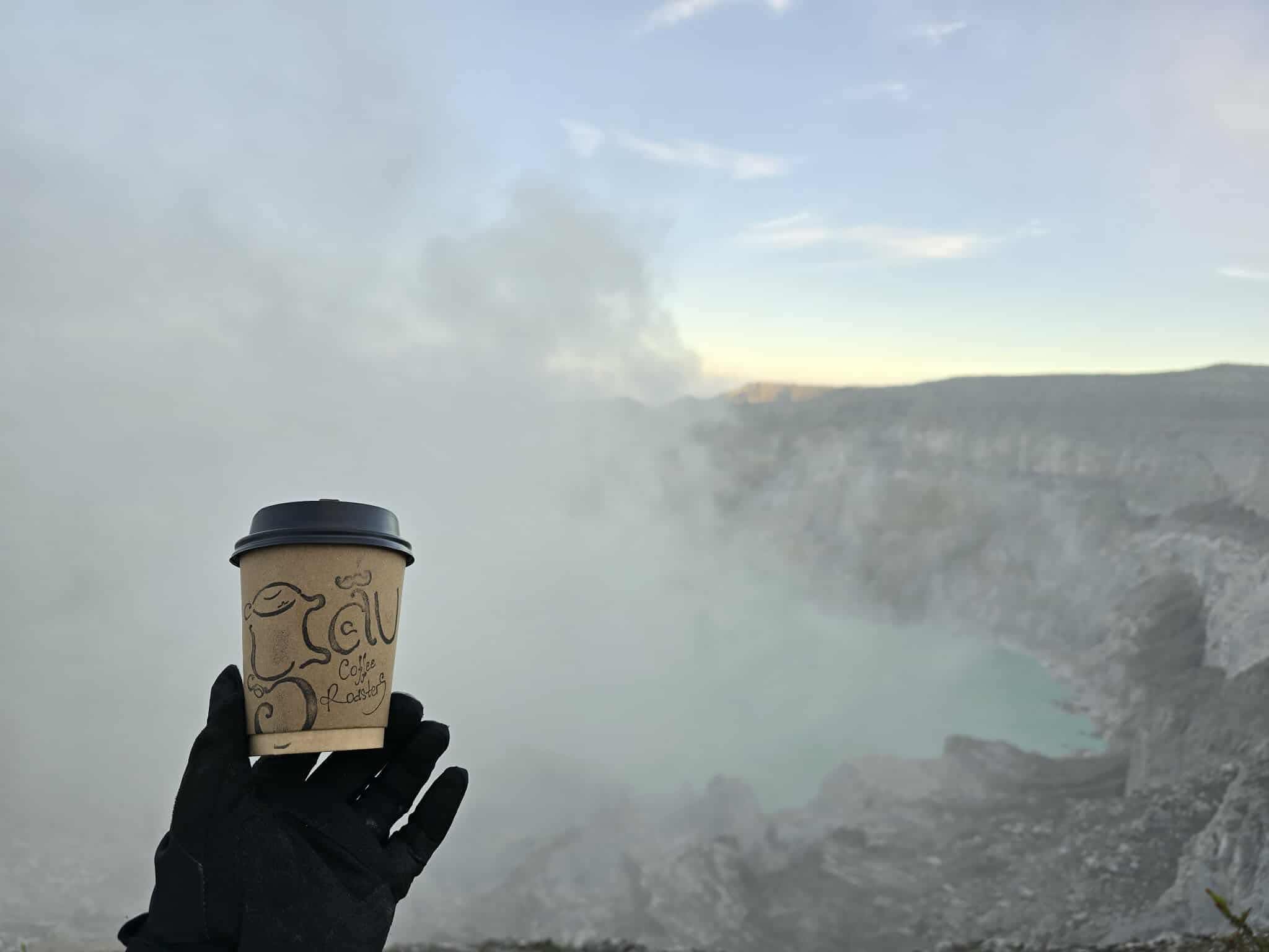 [☕️🇻🇳] GẤU Coffee – Bakery 🥤 Top1Coffee ☕️ Early morning atop Mount Ijen – a nearly 2,800-meter-high volcano in East Java, Indonesia. Before me lies the world’s largest ac , shares-0✔️ , likes-46❤️️ , date-2025-08-12 15:18:17🇻🇳🇻🇳🇻🇳📰🆕