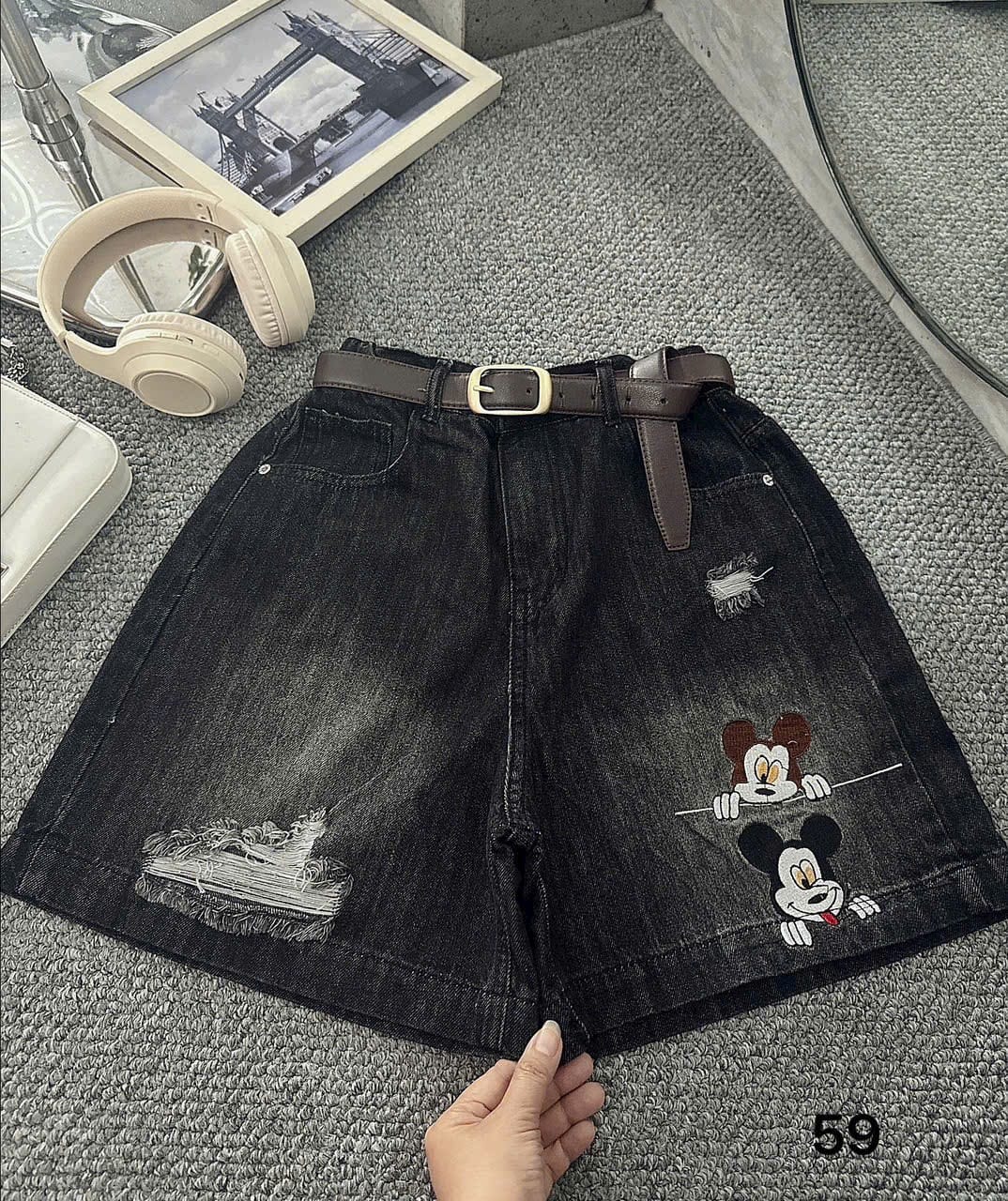 [🆕🇻🇳] Big Size Linh Nhi Chuyên sỉ lẻ quần áo big size 60-90kg 👕 Top1Fashion 👗  QUẦN NGỐ QC 59
CHẤN ĐỘNG ĐANG HOT QUÁ
phiên bản xịn cao cấp, thêu micky
màu: xanh nhạt bụi + đen khói
Size : 30->35
Chất jeans QC XỊN ĐẸP, form lưng thun. , shares-0✔️ , likes-1❤️️ , date-2025-08-25 01:40:25🇻🇳🇻🇳🇻🇳📰🆕