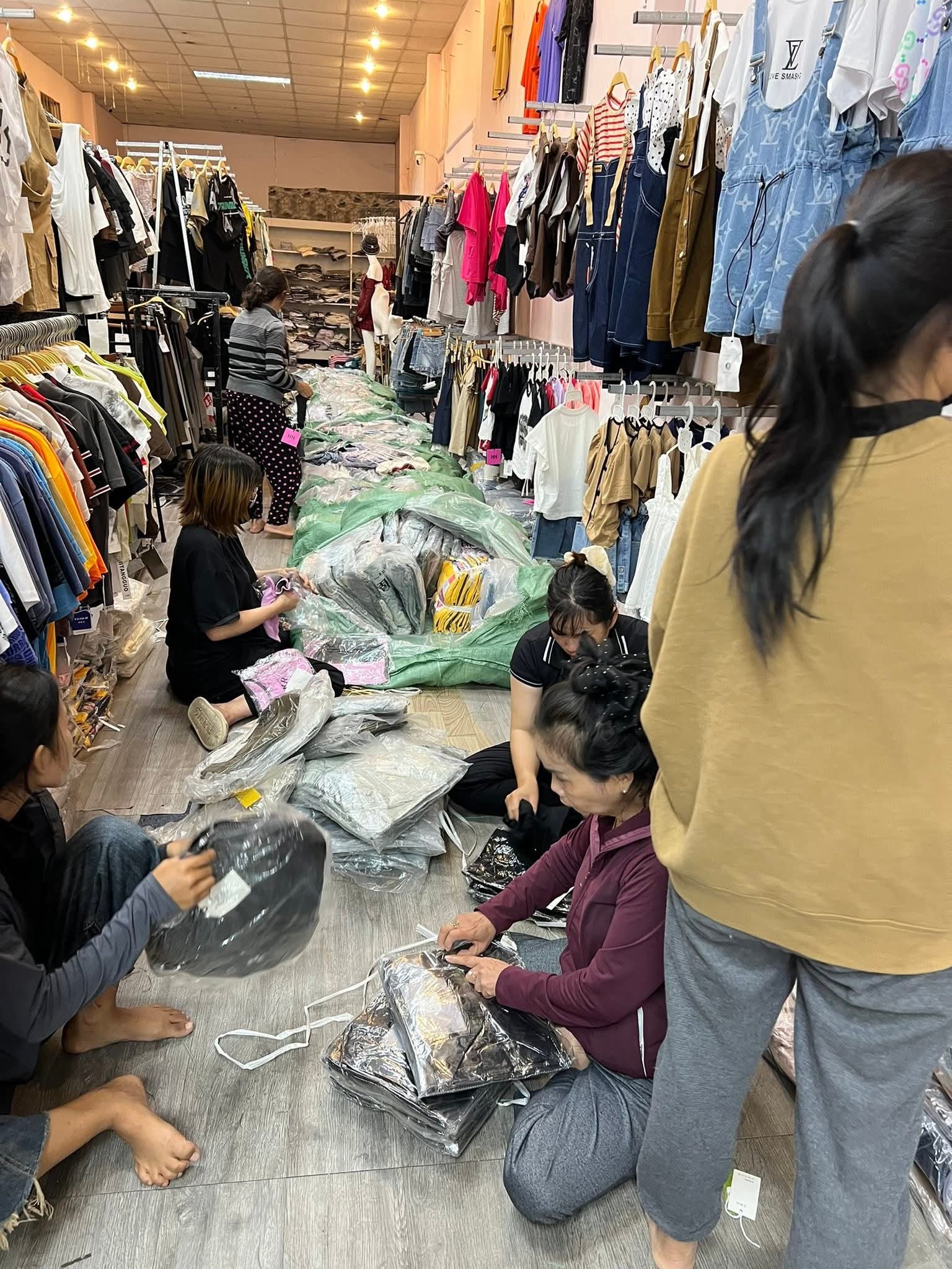 [🆕🇻🇳] Nguyễn Uyênshop – Chuyên ôm lô sỉ lẻ hàng Quảng Châu 🧑‍🧒❤️️👶⭐️ ####CHỈ_BÁN_SỈ không bán lẻXÃ HÀNG THANH LÝ NGHỈ BÁNCác Bạn add zalo nhóm sỉ để xem video nhé:
Nhóm 1: full
Nhóm 2 gần full:Nhóm 3 – Sỉ đồ bé, hotg , shares-0✔️ , likes-16❤️️ , date-2025-08-27 02:24:39🇻🇳🇻🇳🇻🇳📰🆕