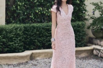 [🆕🇻🇳] LEIDI – Quần áo – Thương hiệu 👕 Top1Fashion 👗  𝗔𝗥𝗔 𝗗𝗥𝗘𝗦𝗦 | LEIDI
Màu hồng pastel nhẹ nhàng từ chất liệu lưới 3D
Đầm dáng dài, có tay mặc kín đáo cho ai thích sự nhẹ nhàng.
Form dễ mặc, dễ ứng dụng. Chị  , shares-35✔️ , likes-92❤️️ , date-2025-09-17 16:33:46🇻🇳🇻🇳🇻🇳📰🆕