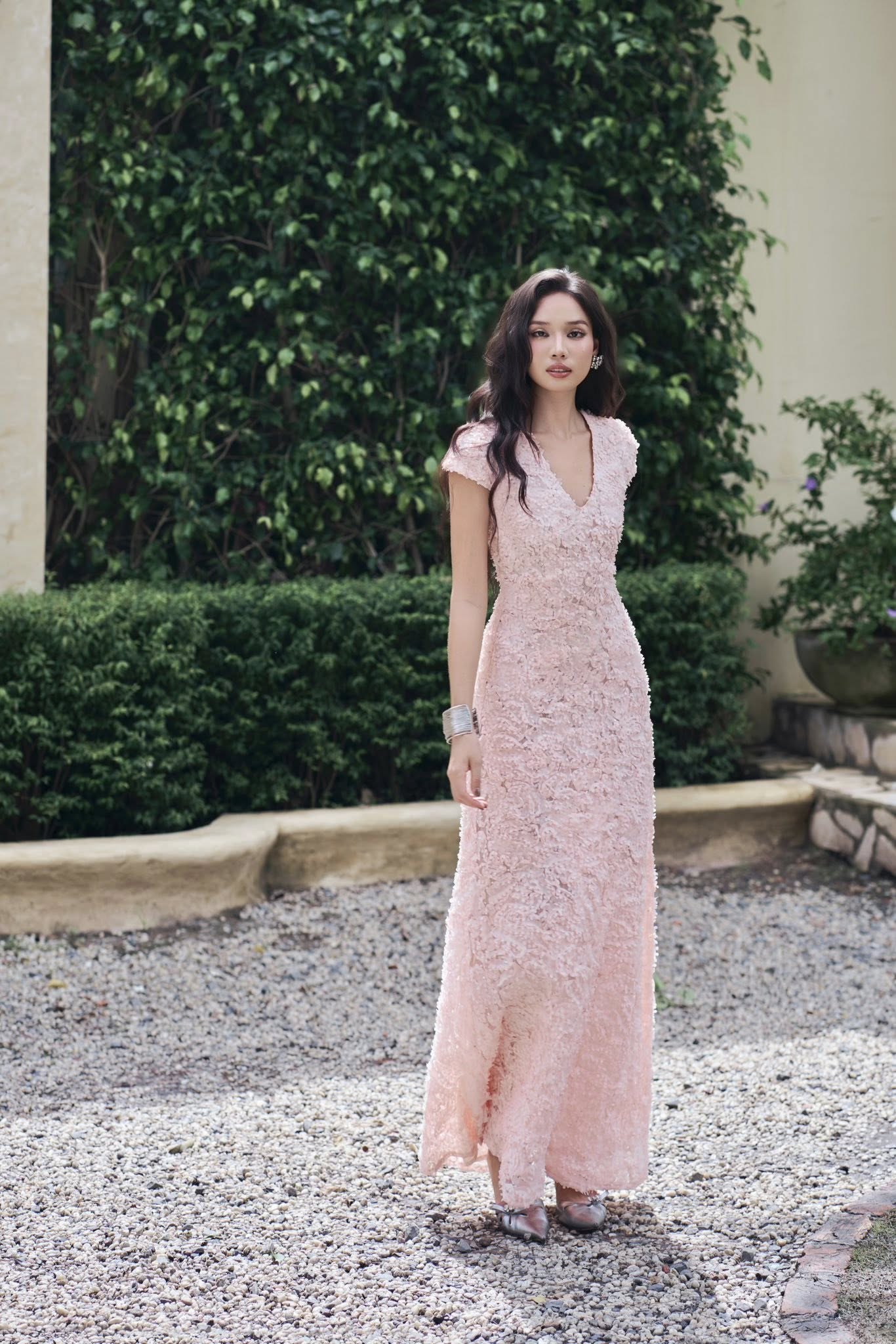 [🆕🇻🇳] LEIDI – Quần áo – Thương hiệu 👕 Top1Fashion 👗  𝗔𝗥𝗔 𝗗𝗥𝗘𝗦𝗦 | LEIDI
Màu hồng pastel nhẹ nhàng từ chất liệu lưới 3D
Đầm dáng dài, có tay mặc kín đáo cho ai thích sự nhẹ nhàng.
Form dễ mặc, dễ ứng dụng. Chị  , shares-35✔️ , likes-92❤️️ , date-2025-09-17 16:33:46🇻🇳🇻🇳🇻🇳📰🆕