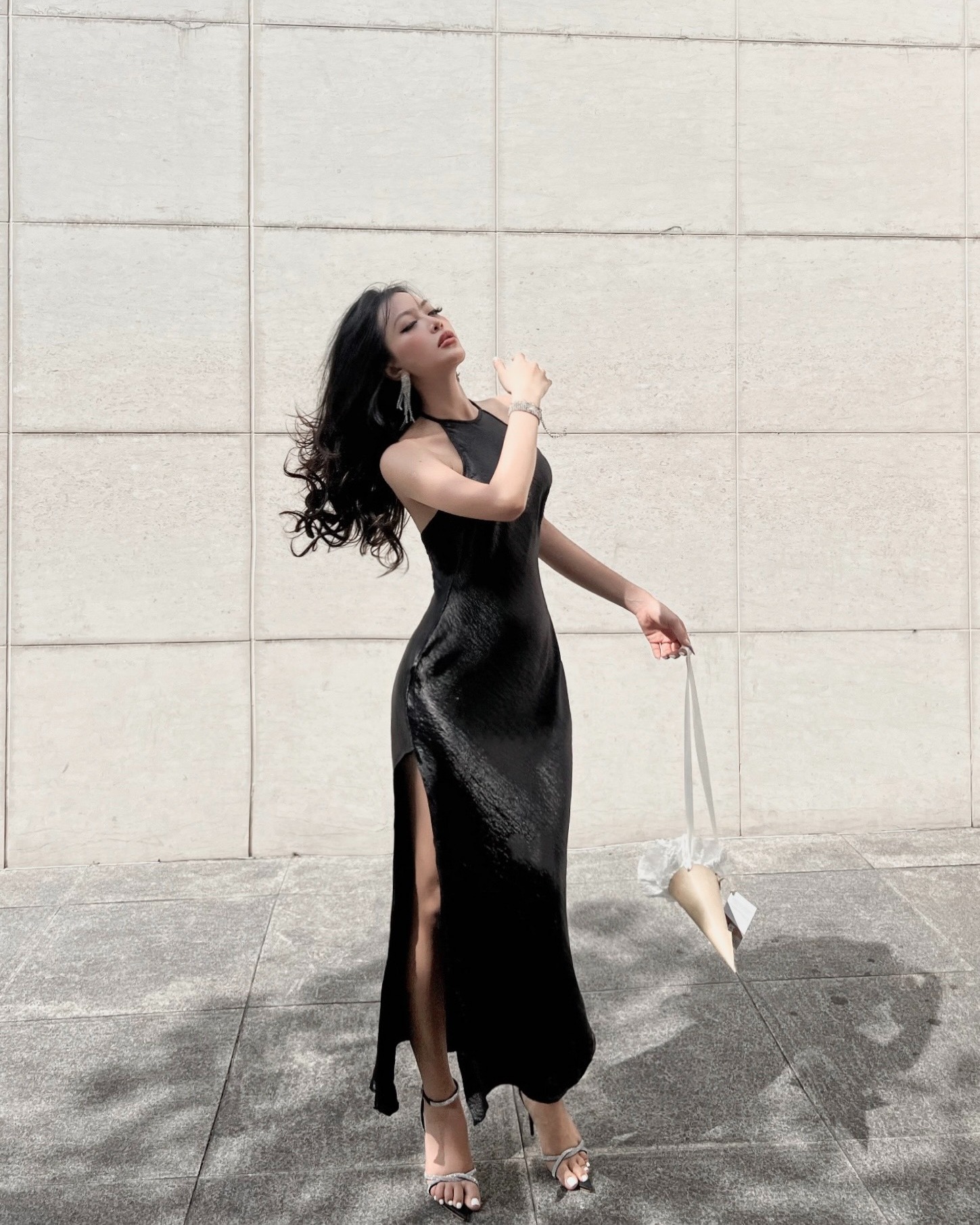 [🆕🇻🇳] Lụa Là – những trang phục từ LỤA giúp các tín đồ thời trang trở lên sành điệu ,tự tin và cá tính hơn 👕 Top1Fashion 👗  siêu phẩm cổ yếm cao cấp. chính thức 5 ngày nữa sẽ về thêm hàng. thỏa lòng chị em  chờ đợi bấy lâu nay
Nhanh tay đầu tư ngay sp đầm lụa cao cấp này nhé. gi , shares-4✔️ , likes-5❤️️ , date-2025-09-18 03:01:08🇻🇳🇻🇳🇻🇳📰🆕