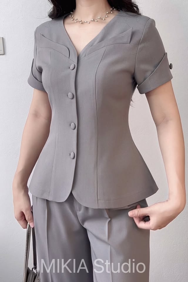 [🆕🇻🇳] Mikiam Studio 👕 Top1Fashion 👗  SANG TRỌNG – THANH LỊCH – QUÝ PHÁI – LÂU BÊN
Comment hoặc (.) để shop tư vấn thêm nha các nàng ơi  , shares-0✔️ , likes-2❤️️ , date-2025-09-26 23:14:29🇻🇳🇻🇳🇻🇳📰🆕