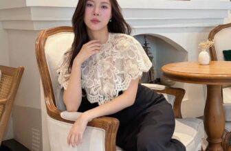 [🆕🇻🇳] PERLA CI – Quần áo – Thương hiệu 👕 Top1Fashion 👗  Có những chiếc váy không chỉ để mặc, mà còn để kể một câu chuyện. Một câu chuyện về sự quyến rũ và tinh tế.Hoạ tiết ren ôm gọn bờ vai, cấu trúc của chiế , shares-11✔️ , likes-88❤️️ , date-2025-09-25 02:58:37🇻🇳🇻🇳🇻🇳📰🆕