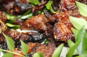 [🆕🇻🇳] Bếp Nhà bobo  🍔 Top1Food  🍜  Sale thịt cừu , dê khô 1 nắng , 2 nắng , dê cừu Thả rong trên vùng Núi của Huyện Ninh Phước, Ninh Thuận.
Khô 3 loại.
Thịt cừu khô.
Thịt dê khô
Thịt , shares-1✔️ , likes-27❤️️ , date-2025-09-27 07:41:07🇻🇳🇻🇳🇻🇳📰🆕