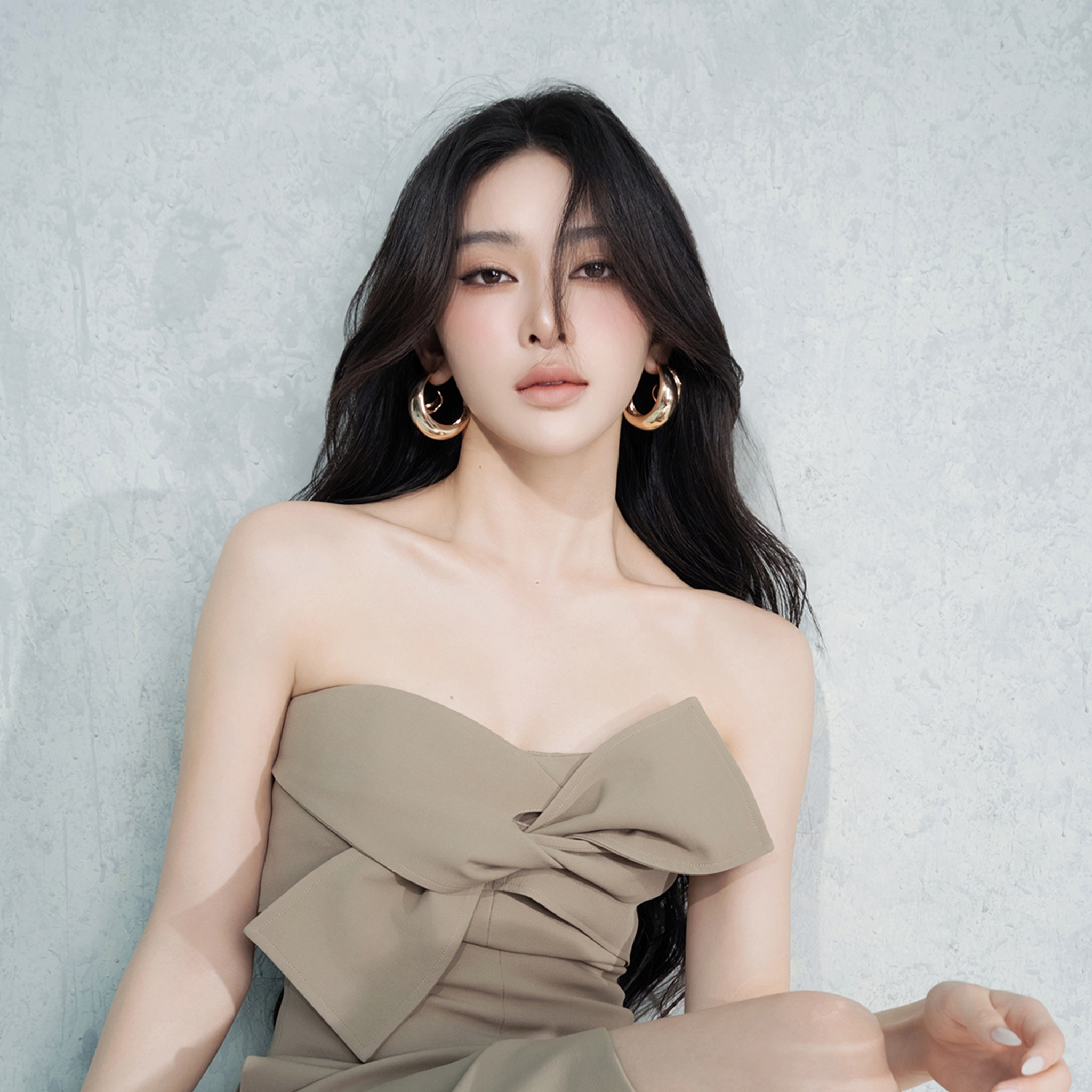 [🆕🇻🇳] LANE JT – Đấu trường sắc đẹp trong nước và quốc tế 👕 Top1Fashion 👗  Khoảng khắc giao mùa sang thu, những thiết kế váy dáng dài trở thành điểm nhấn khắc hoạ vẻ đẹp tinh tế và thanh lịch. Với form dáng uyển chuyển, các chi ti , shares-35✔️ , likes-107❤️️ , date-2025-10-02 03:24:12🇻🇳🇻🇳🇻🇳📰🆕