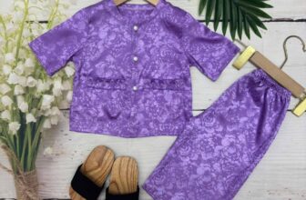 [🆕🇻🇳]  Chuyên sỉ lẻ đồ ồ bà ba bé 🧑‍🧒❤️️👶⭐️ Bảng gấm màu mới khách ơi
Chị nào thích màu tím nay em có rồi nha
Size bé từ 6-40kí
Chất vải gấm mềm đẹp cho bé ạ
, shares-0✔️ , likes-4❤️️ , date-2025-10-15 04:38:01🇻🇳🇻🇳🇻🇳📰🆕