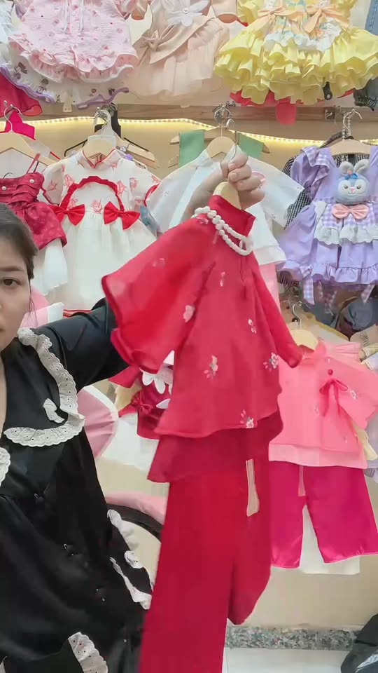 [🆕🇻🇳] Con Yêu Boutique – Thời trang cho bé 🧑‍🧒❤️️👶⭐️ -Mời A. C. E  ghé qua tham khảo các d.ò.n.g  bên shop ạk
– Inpox để nhận  hình thực tế ạk.
– Có hộ trợ phí ship ( tuỳ nơi).
, shares-0✔️ , likes-0❤️️ , date-2025-10-16 18:27:52🇻🇳🇻🇳🇻🇳📰🆕