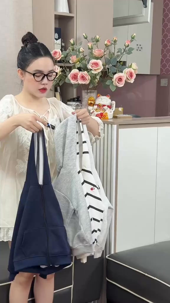 [🆕🇻🇳]  JUNE withlove – Chuyên hàng Thời trang Trẻ em Việt Nam thiết kế và xuất khẩu 🧑‍🧒❤️️👶⭐️ C6025 – HÀNG ĐANG VỀ
Một set áo dài truyền thống xinh ơi là xinh. Thật sự AD mã nào cũng đẹp đỉnh luôn ạ. Thiết kế độc quyền – Bé nào mặc lên cũng nhẹ nhàn , shares-0✔️ , likes-13❤️️ , date-2025-10-18 22:22:38🇻🇳🇻🇳🇻🇳📰🆕